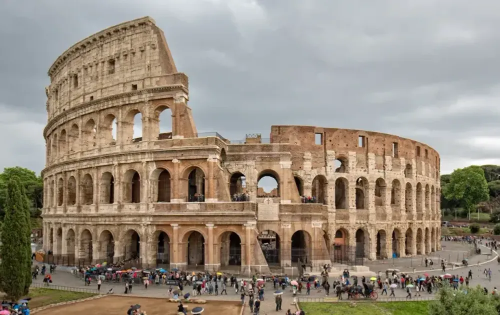 지진으로 무너진 콜로세움 남쪽 외벽